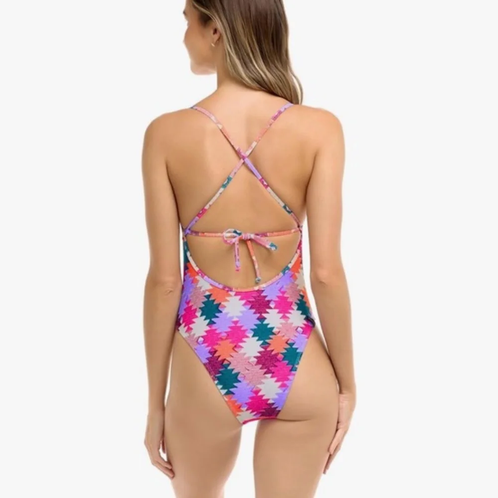 Body Glove women’s standard Devon one piece swimsuit with cut out front size XS